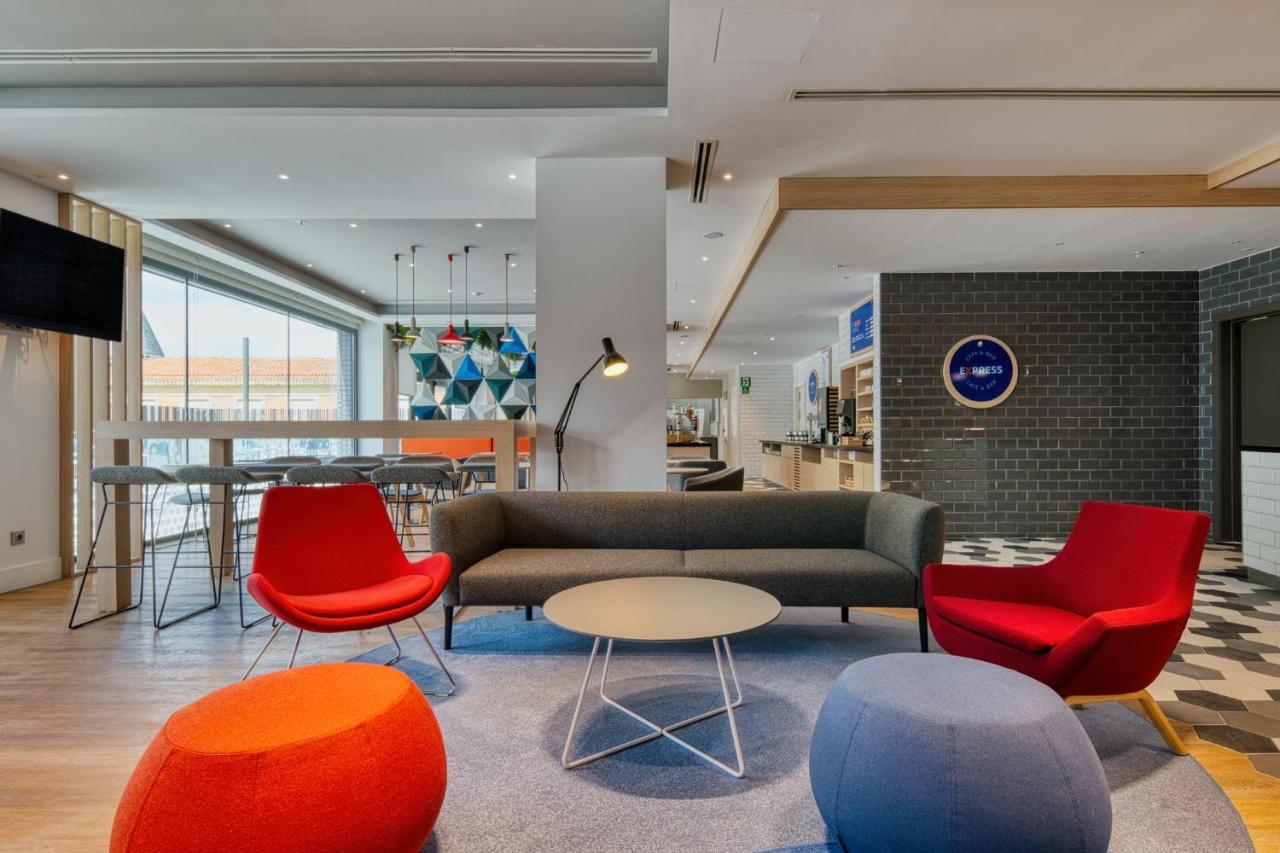 Holiday Inn Express - Madrid - Airport By Ihg Exteriör bild