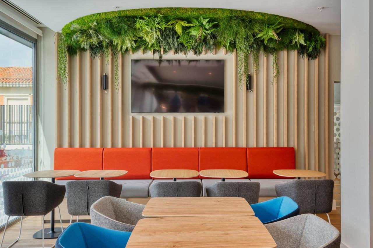 Holiday Inn Express - Madrid - Airport By Ihg Exteriör bild