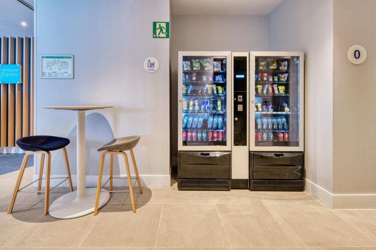 Holiday Inn Express - Madrid - Airport By Ihg Exteriör bild