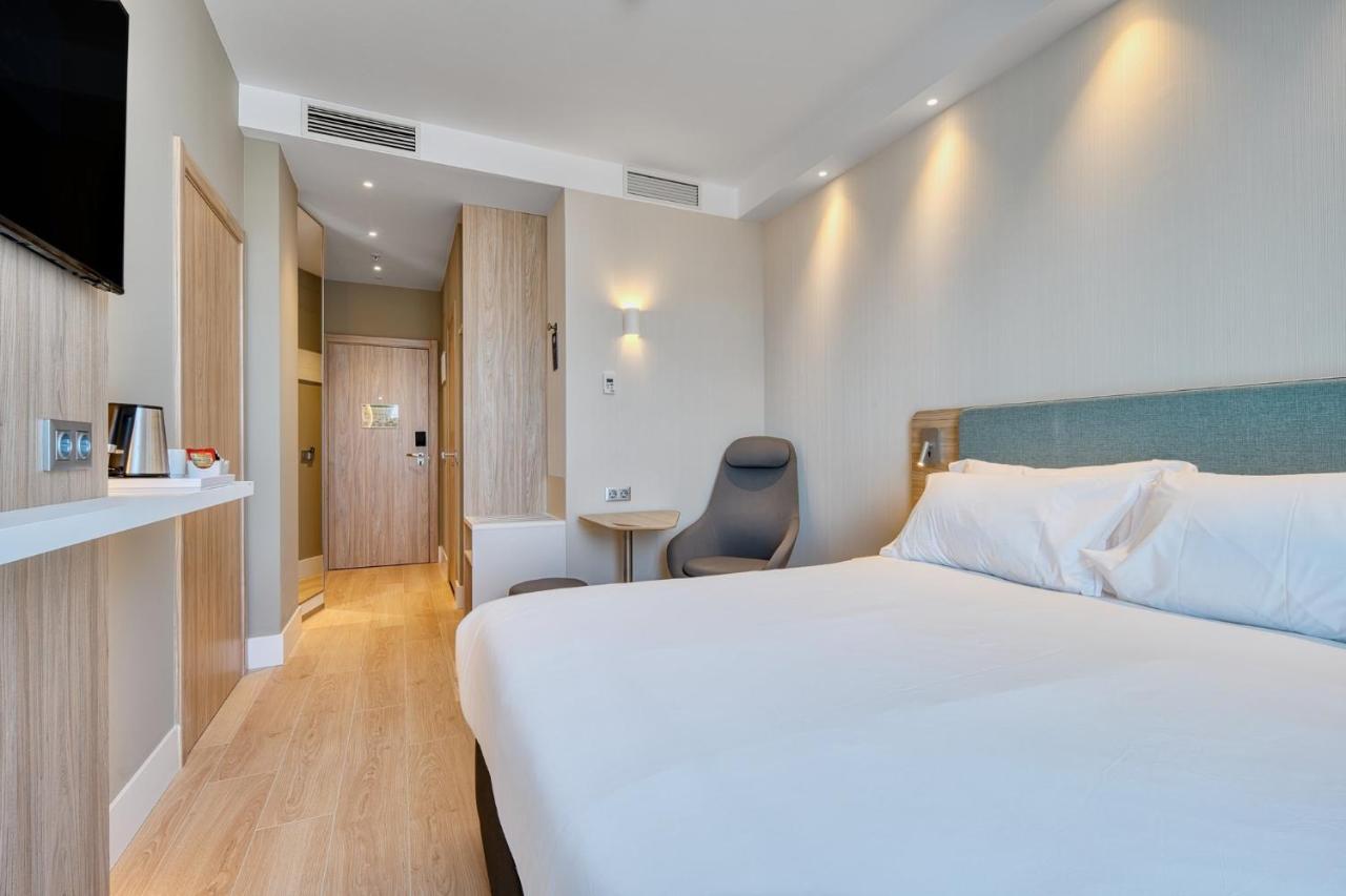 Holiday Inn Express - Madrid - Airport By Ihg Exteriör bild