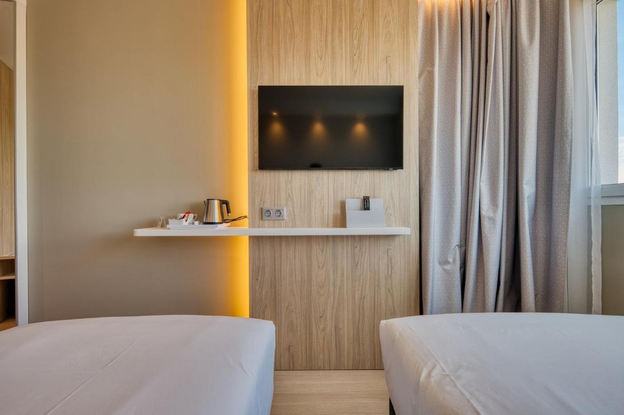 Holiday Inn Express - Madrid - Airport By Ihg Exteriör bild