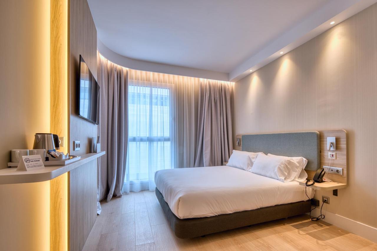 Holiday Inn Express - Madrid - Airport By Ihg Exteriör bild