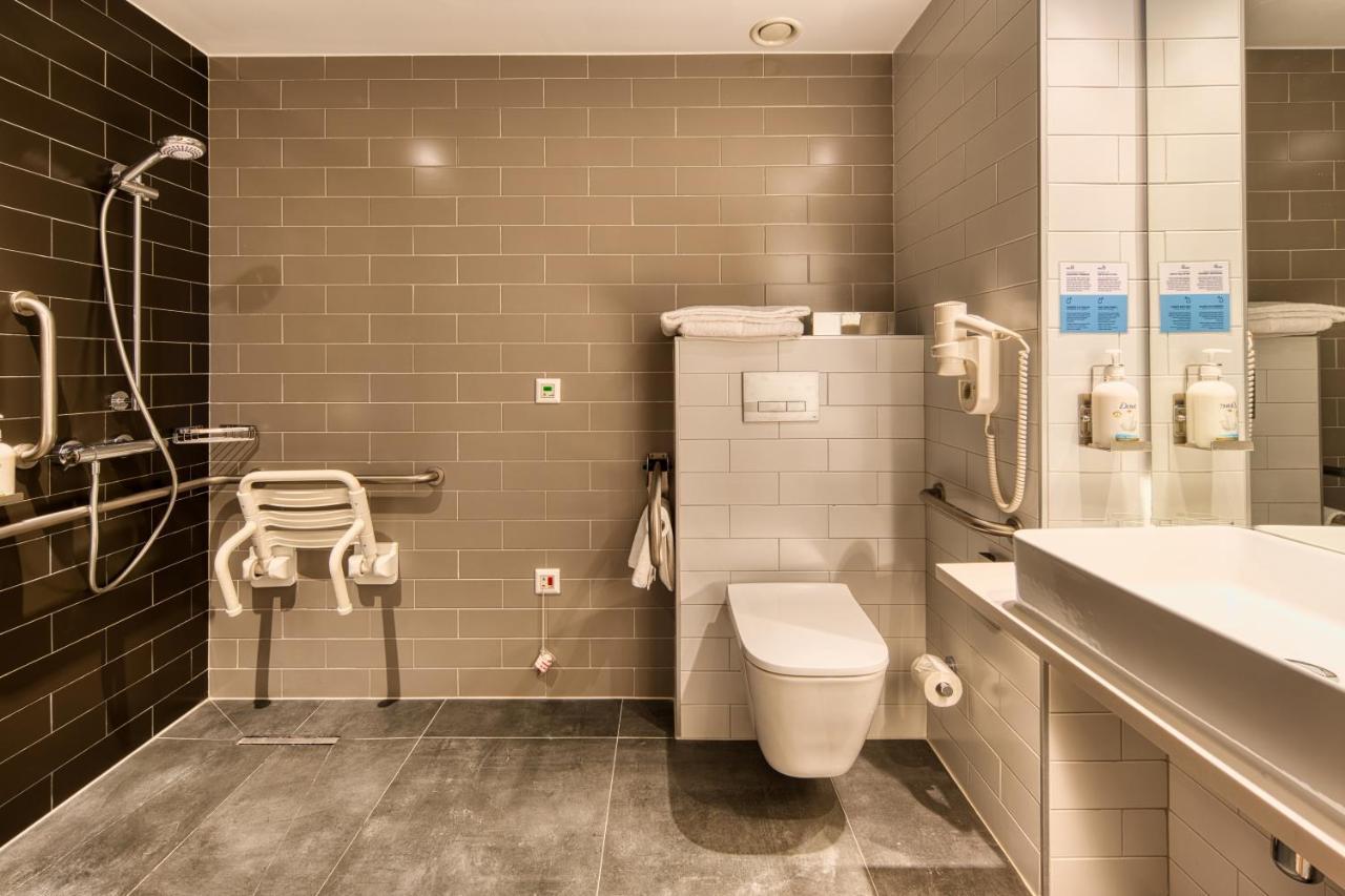 Holiday Inn Express - Madrid - Airport By Ihg Exteriör bild